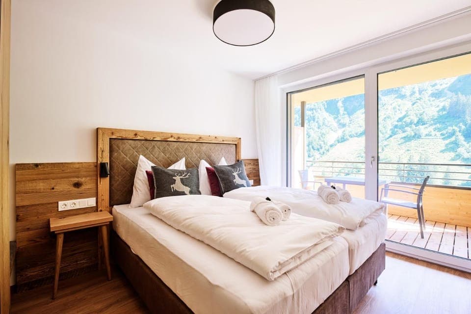 Bed, Balcony/Terrace, Photo of the whole room, Bedroom