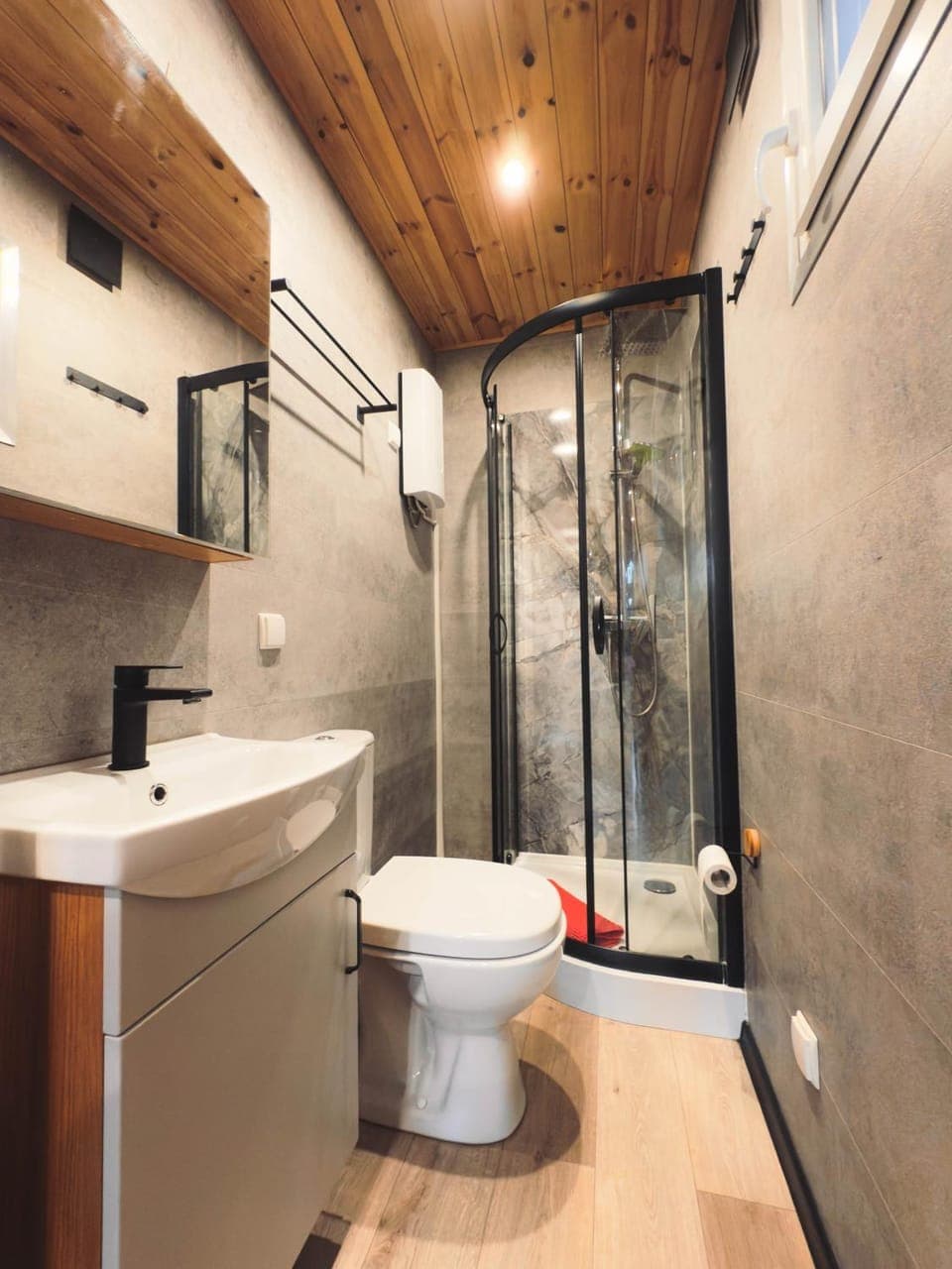 Shower, Toilet, Bathroom