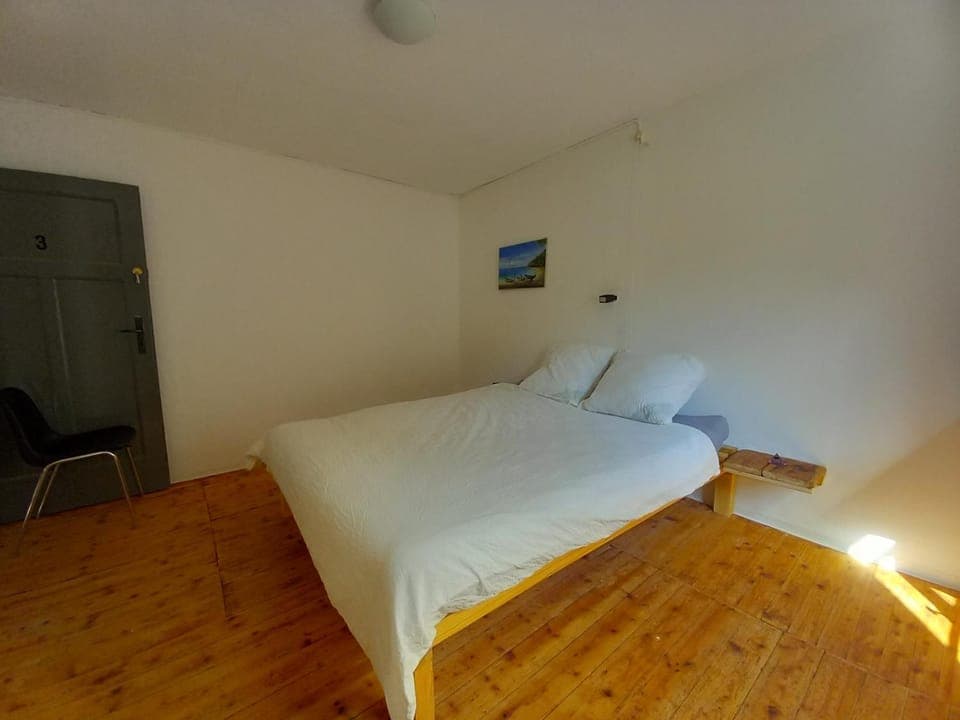 Bed, Seating area, Bedroom