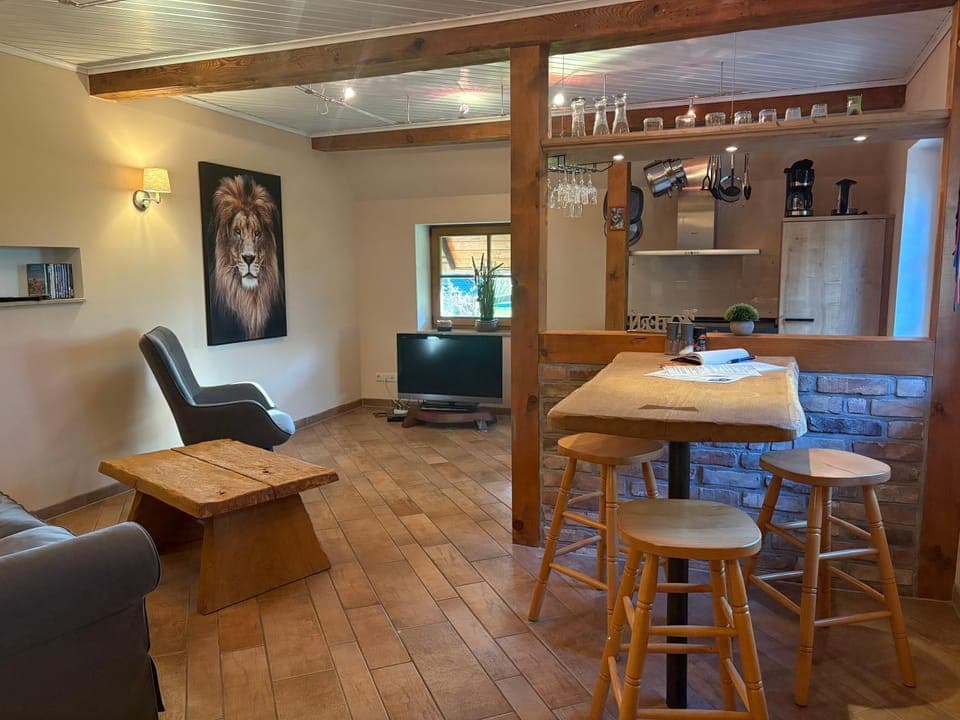 Living room, Seating area, Dining area