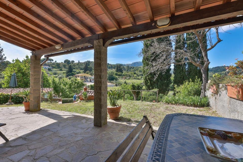 Patio, Day, Natural landscape, Garden, Garden view