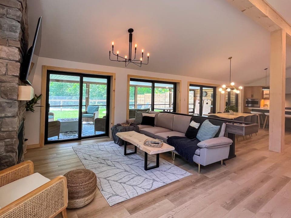 Patio, Communal lounge/ TV room, TV and multimedia, Kitchen or kitchenette, Living room, Dining area, kitchen