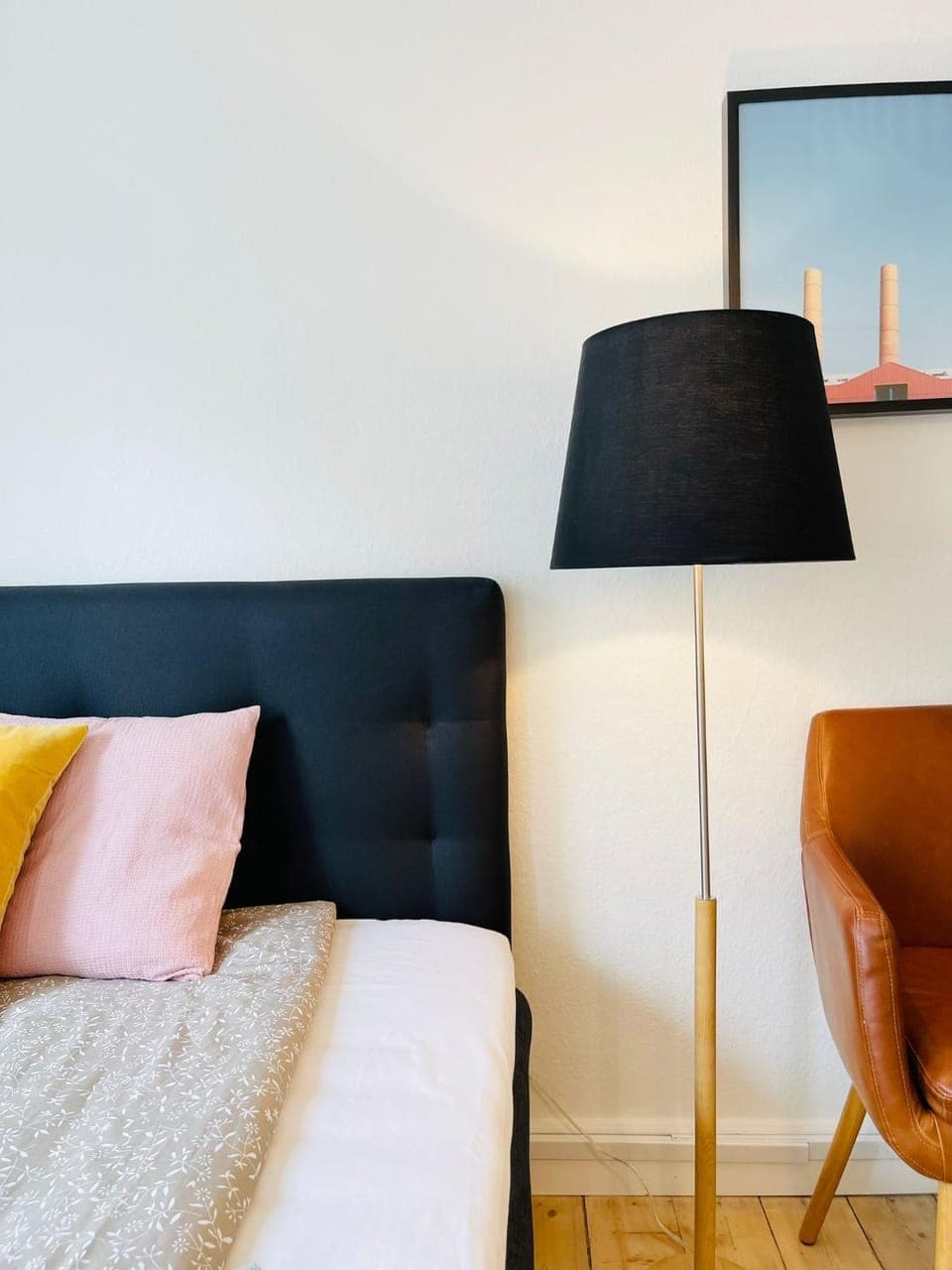 Bed, Seating area, Bedroom