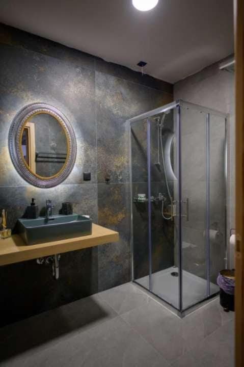 Bathroom, Quiet street view