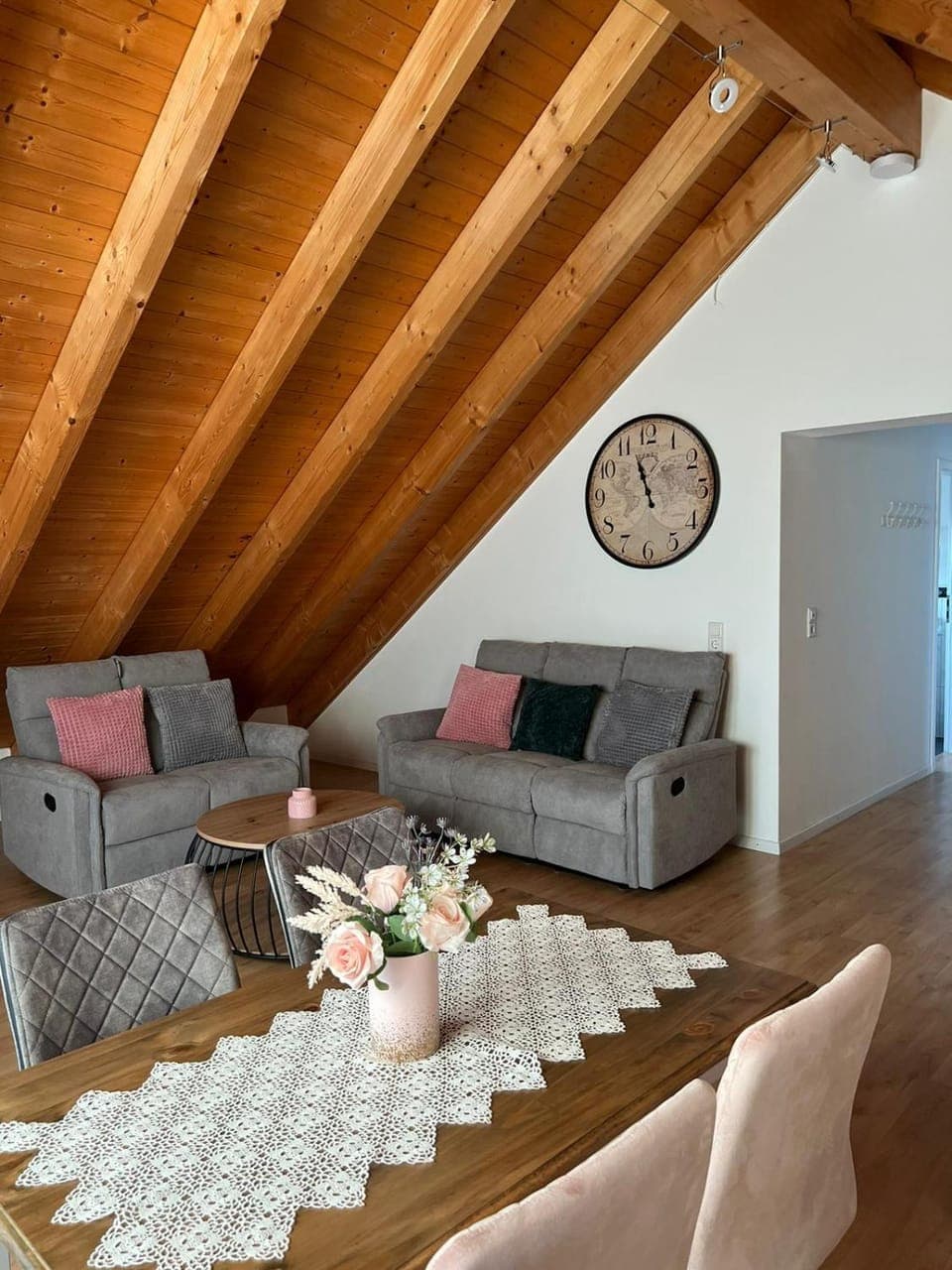 Living room, Seating area