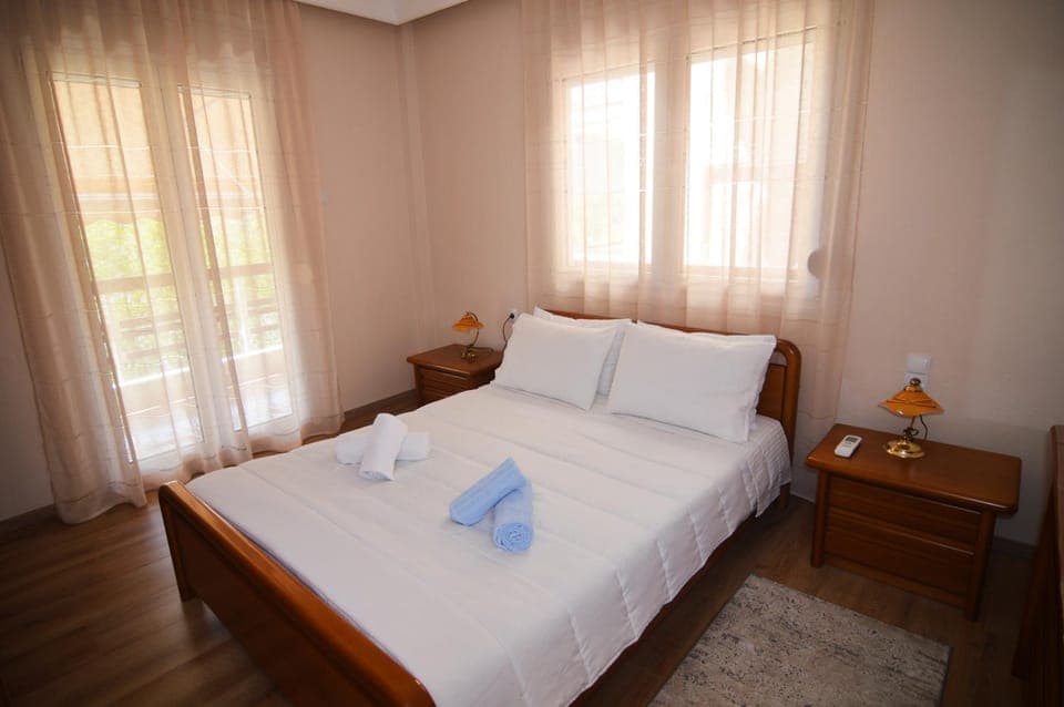 View (from property/room), Balcony/Terrace, Bedroom, towels