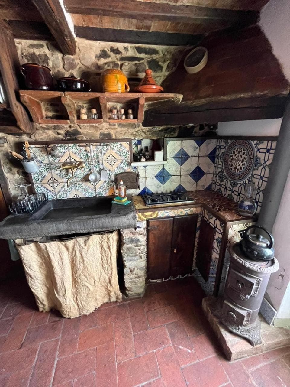 Kitchen or kitchenette