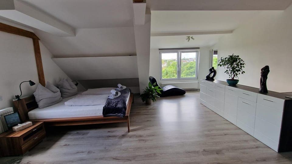 Bed, Photo of the whole room