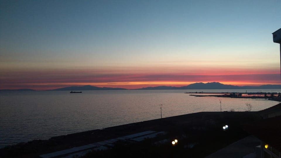 Mountain view, Sea view