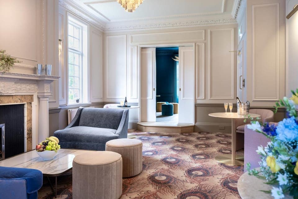 Lounge or bar, Seating area