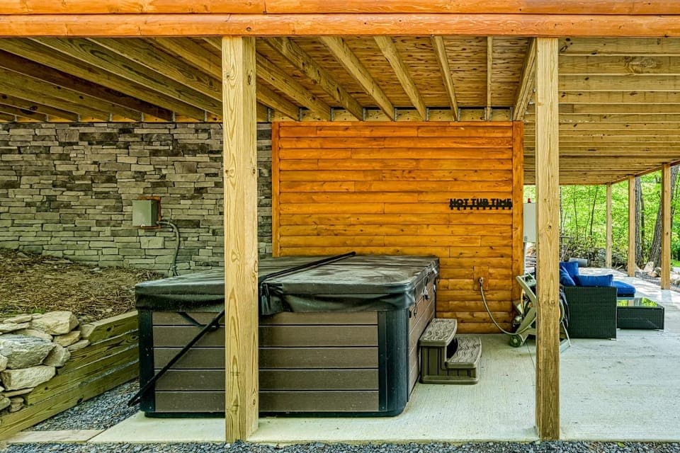 Deep Creek Mountain Retreat House in Deep Creek Lake