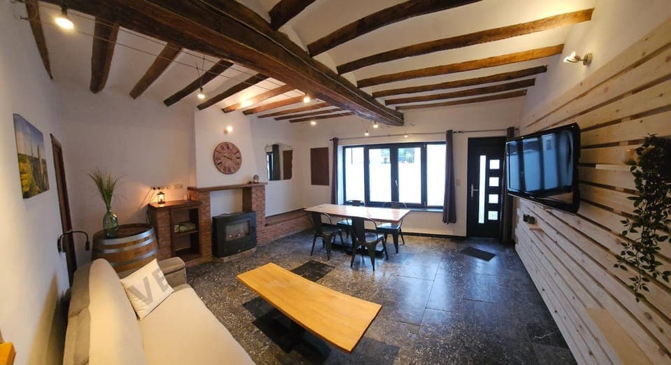 TV and multimedia, Living room, Seating area