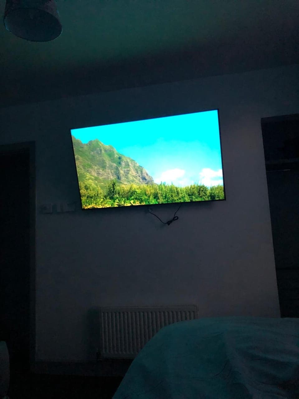 Bed, TV and multimedia, Bedroom