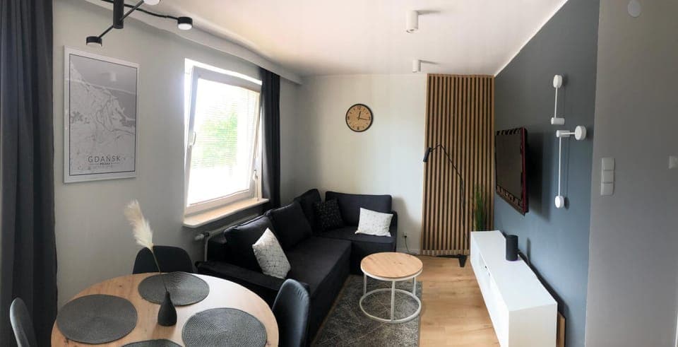 Communal lounge/ TV room, TV and multimedia, Living room, Seating area, Evening entertainment