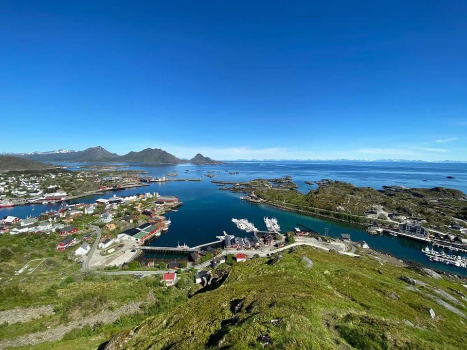 Nearby landmark, Day, Natural landscape, Hiking, Lake view, Mountain view, Sea view