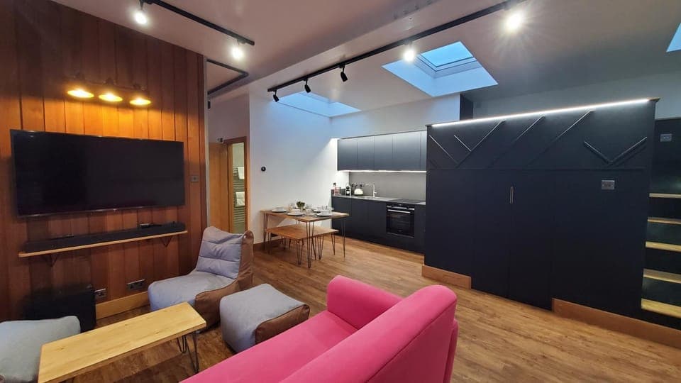 Shower, TV and multimedia, Kitchen or kitchenette, bunk bed, dishwasher, pet friendly, stove, wardrobe