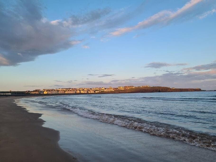 High Finish Apt Beside Beach - Dunluce Green 1 Apartment in Portrush