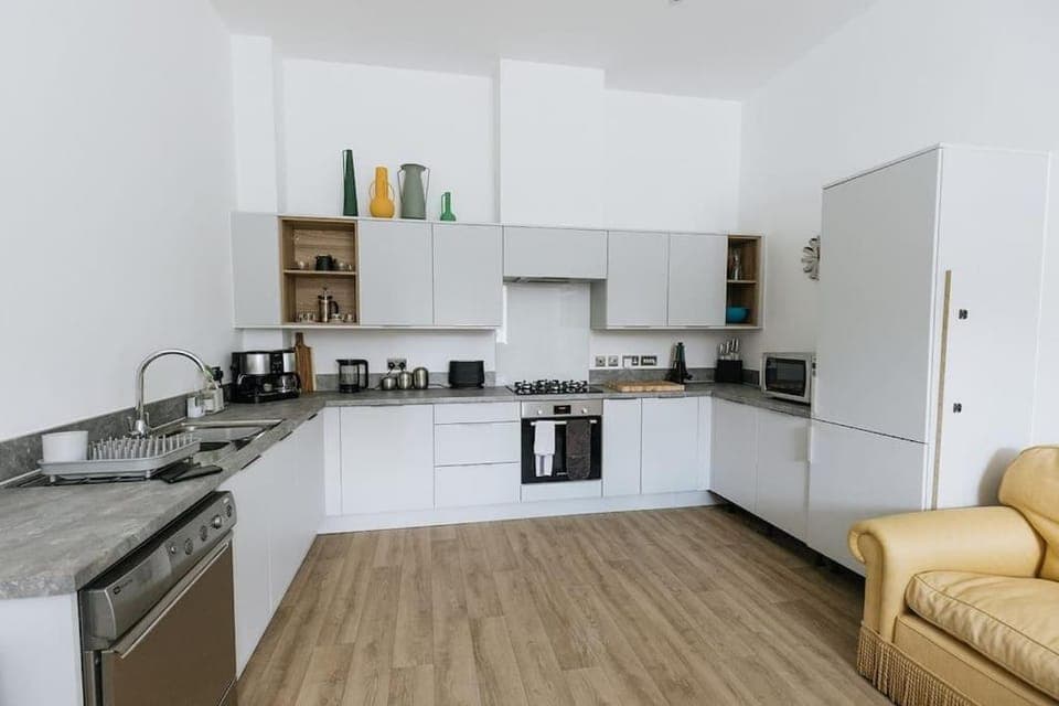 Coffee/tea facilities, Kitchen or kitchenette, Dining area, dishwasher, minibar, pet friendly, stove, toaster