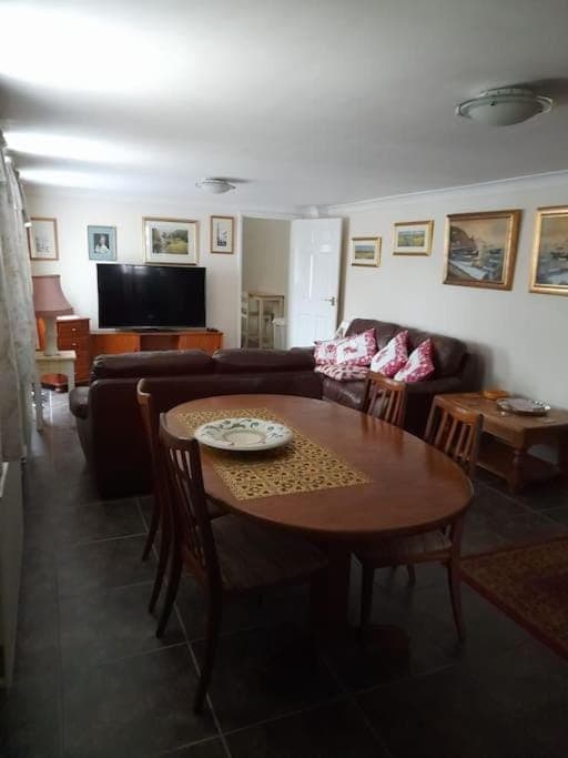 Living room, Dining area