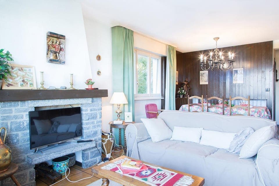 Communal lounge/ TV room, Living room