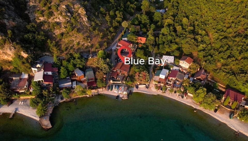 Property building, Natural landscape, Bird's eye view, Beach, Lake view, Mountain view