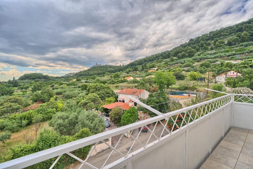 Natural landscape, Balcony/Terrace, Mountain view