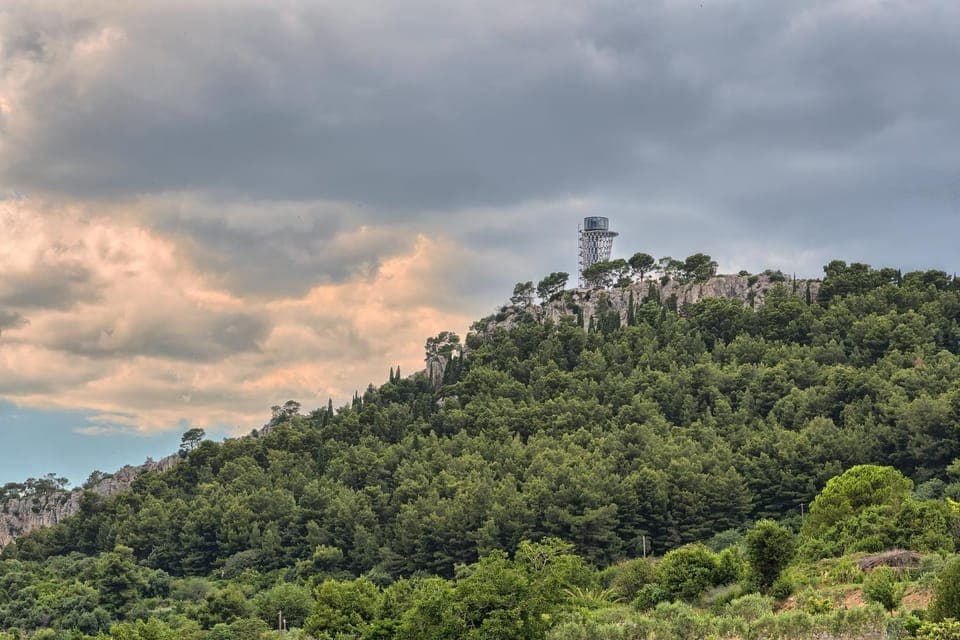 Nearby landmark, Natural landscape, Mountain view