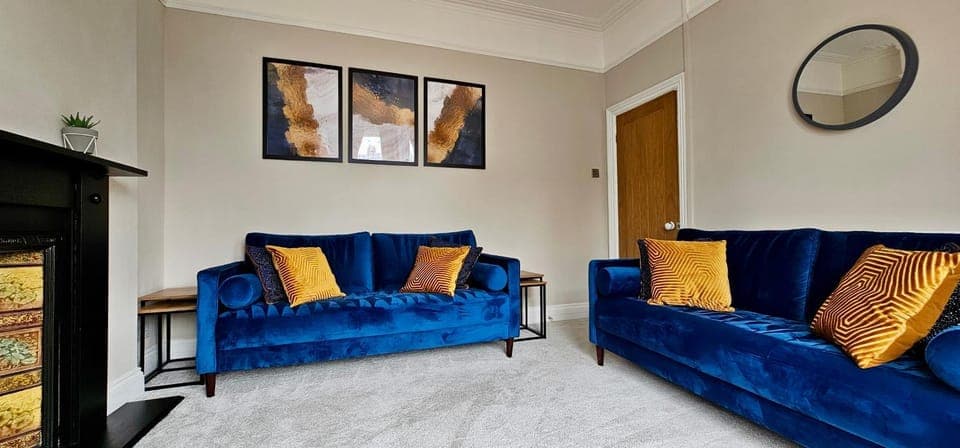 TV and multimedia, Living room, Seating area