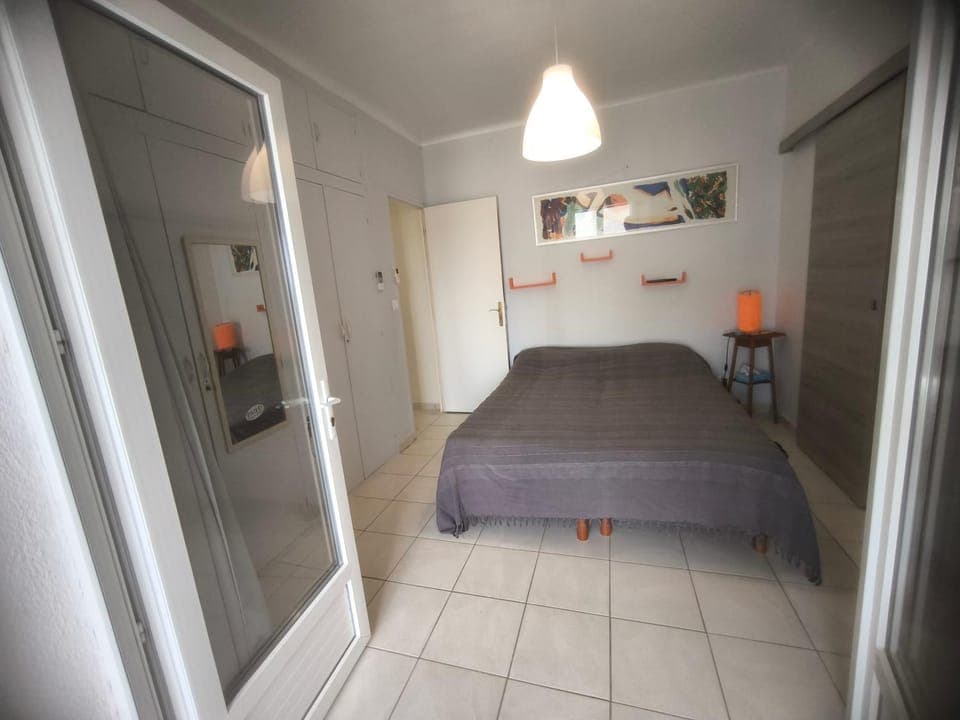 Bed, Photo of the whole room, Bedroom, storage