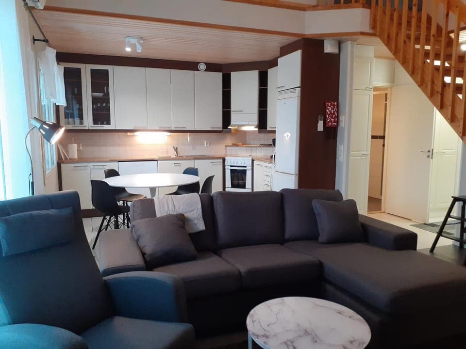 Kitchen or kitchenette, Living room, Seating area, Dining area, minibar, pet friendly, stove