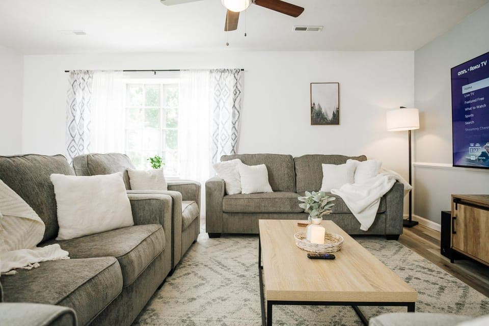 TV and multimedia, Living room, Seating area