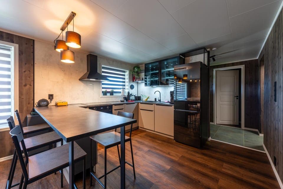 Kitchen or kitchenette, Dining area, pet friendly, stove