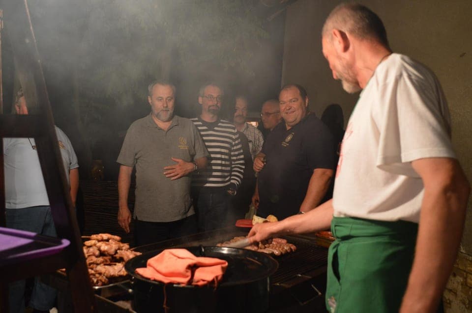 People, BBQ facilities, BBQ facilities, Breakfast, group of guests