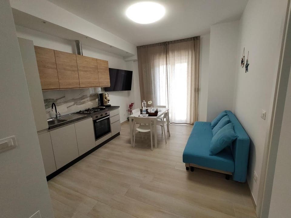 Kitchen or kitchenette, Living room, Dining area