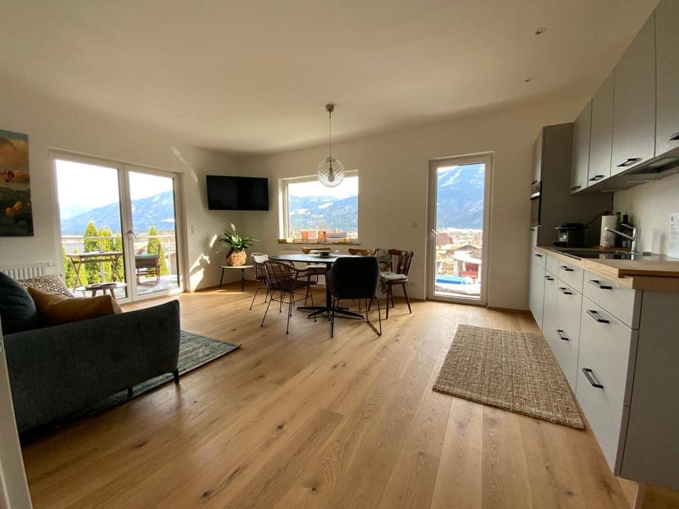 TV and multimedia, Kitchen or kitchenette, Seating area, Dining area, minibar