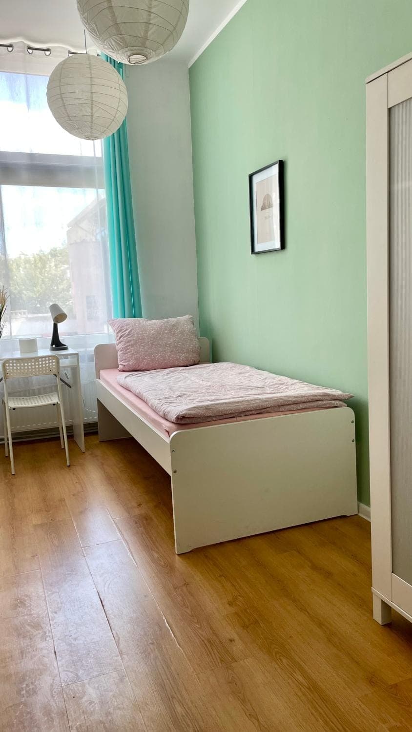 Bed, Photo of the whole room, Bedroom