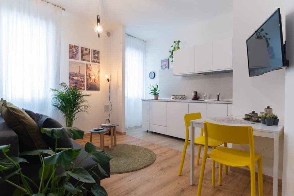 Kitchen or kitchenette, Living room, Seating area