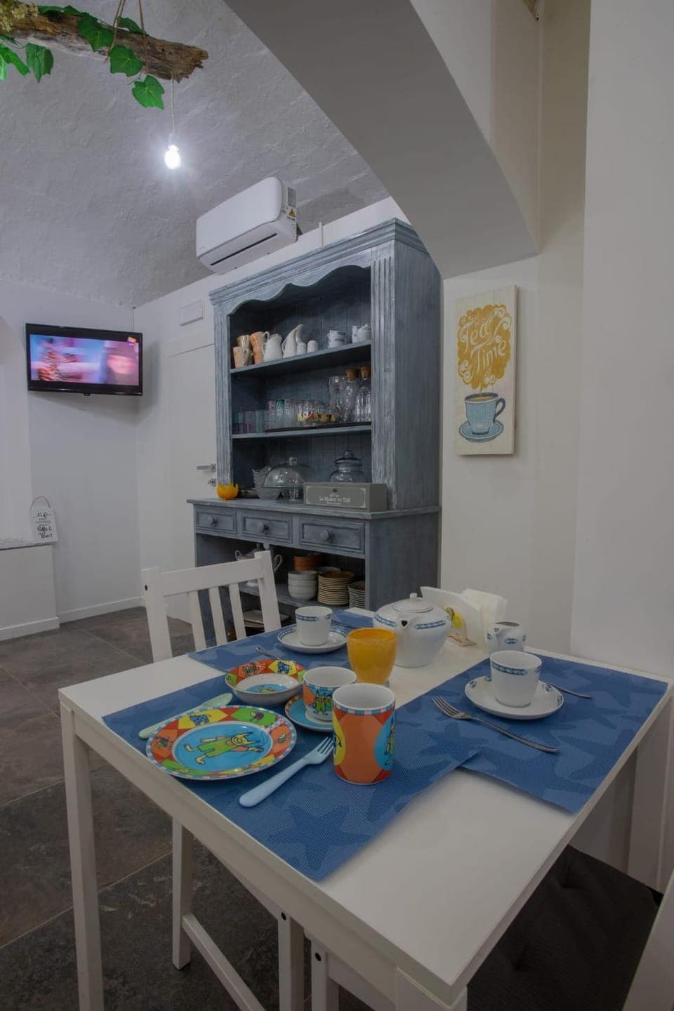 TV and multimedia, Coffee/tea facilities, Kitchen or kitchenette, Food and drinks