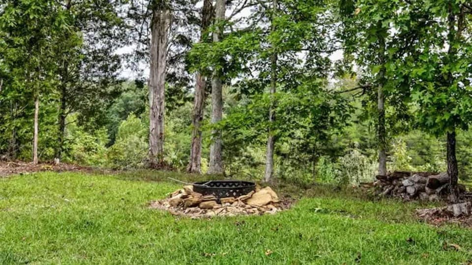 Magic Mountain by Beyond Expectations w Views House in Sevierville