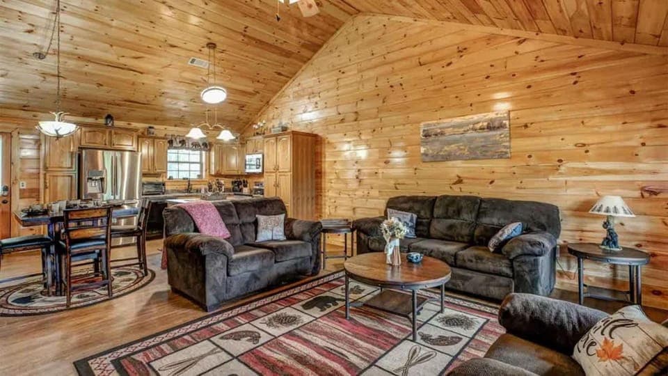 Magic Mountain by Beyond Expectations w Views House in Sevierville