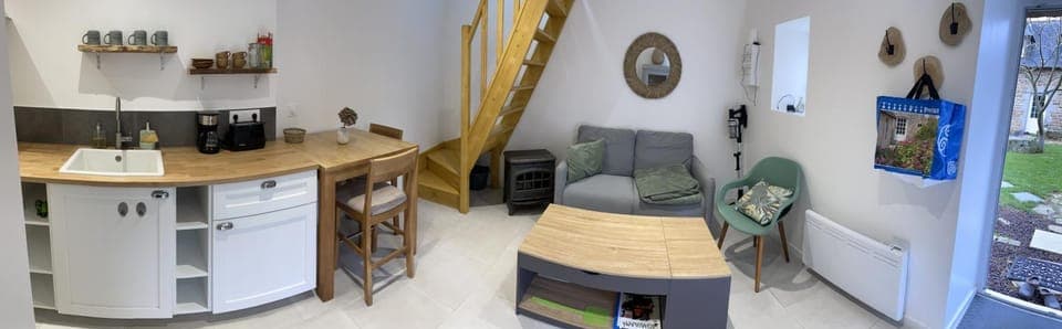 Kitchen or kitchenette, Living room