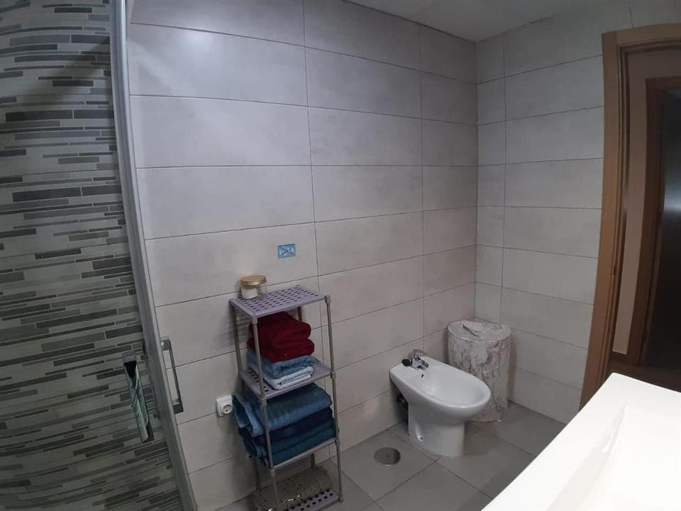 Toilet, Bathroom, bidet, towels