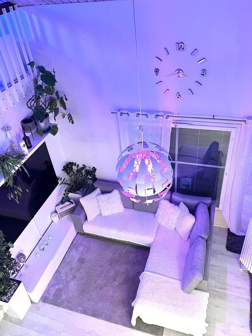 Communal lounge/ TV room, Living room, Seating area, Evening entertainment