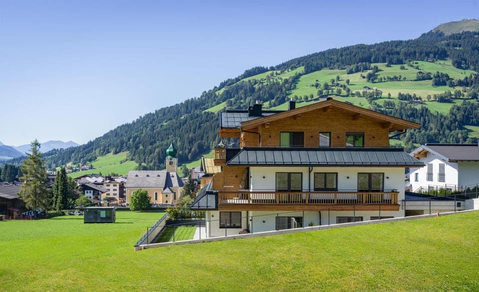 Property building, Day, Garden view, Mountain view