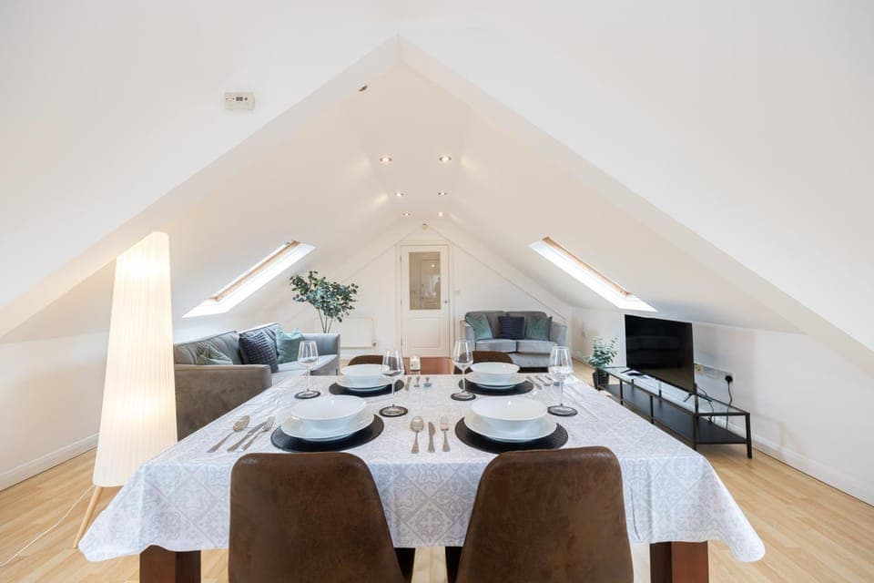 Living room, Dining area