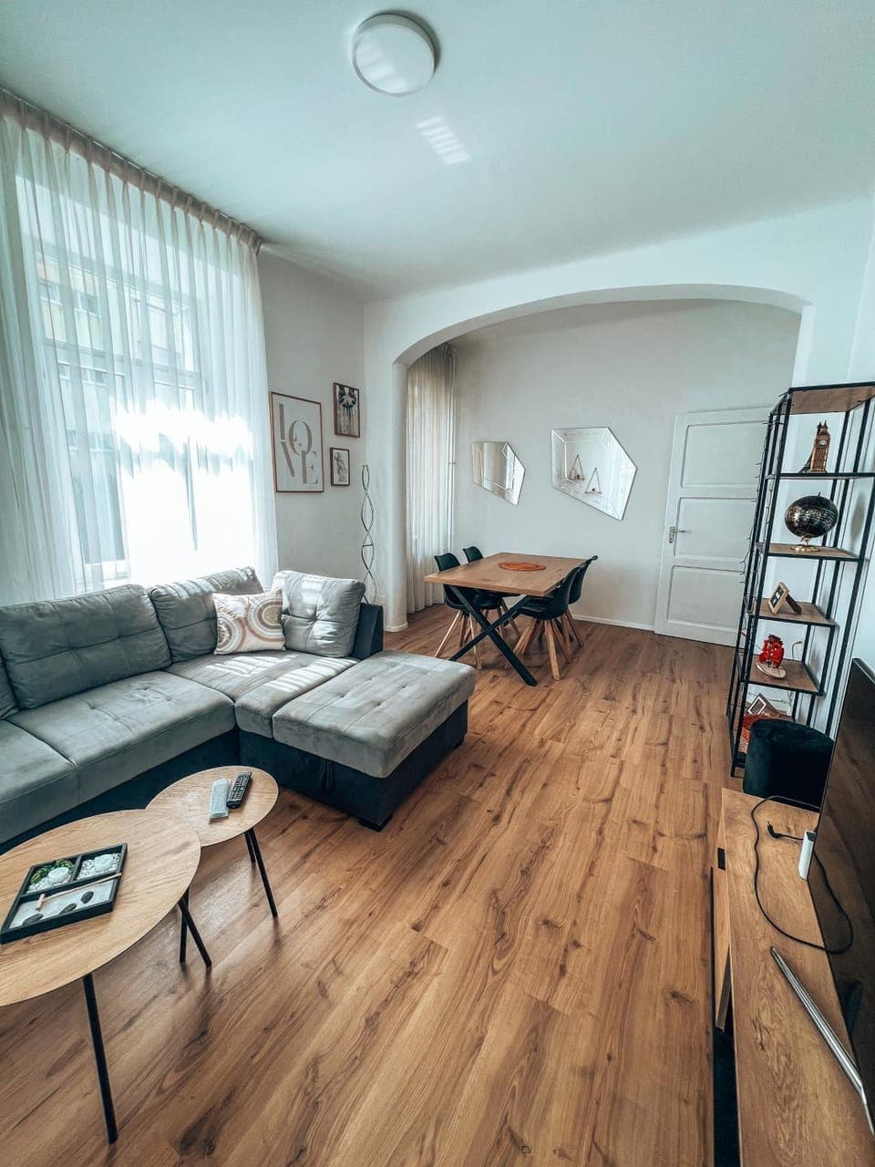 TV and multimedia, Living room, Dining area