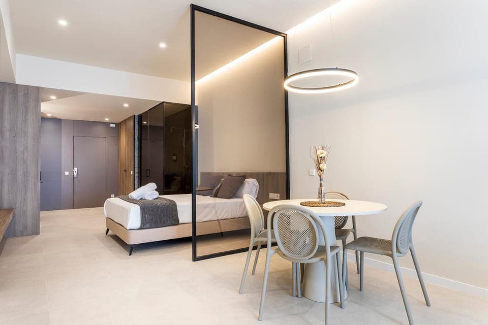 Valencia Guest North Station PEN Suites Apartment in Valencia
