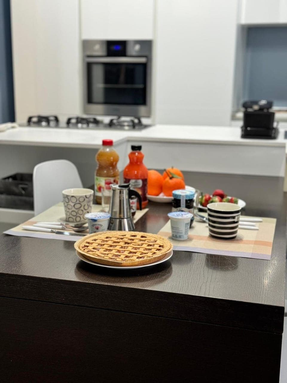 Coffee/tea facilities, Dining area, dishwasher, pet friendly, kitchen