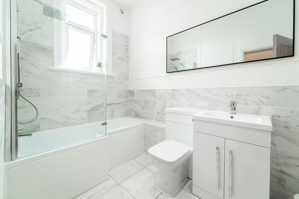 Shower, Toilet, Bathroom, Bath