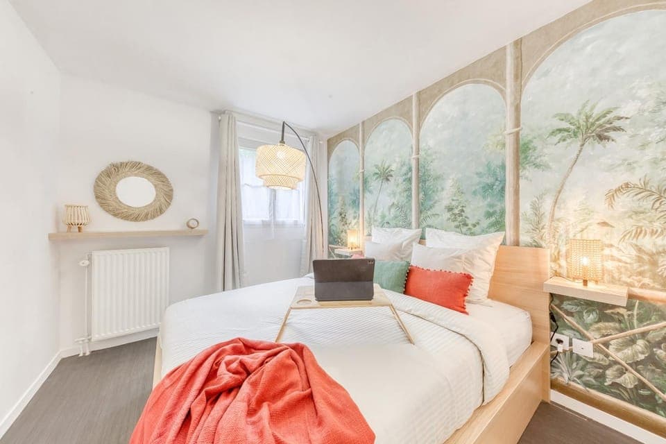 Bed, Photo of the whole room, Bedroom